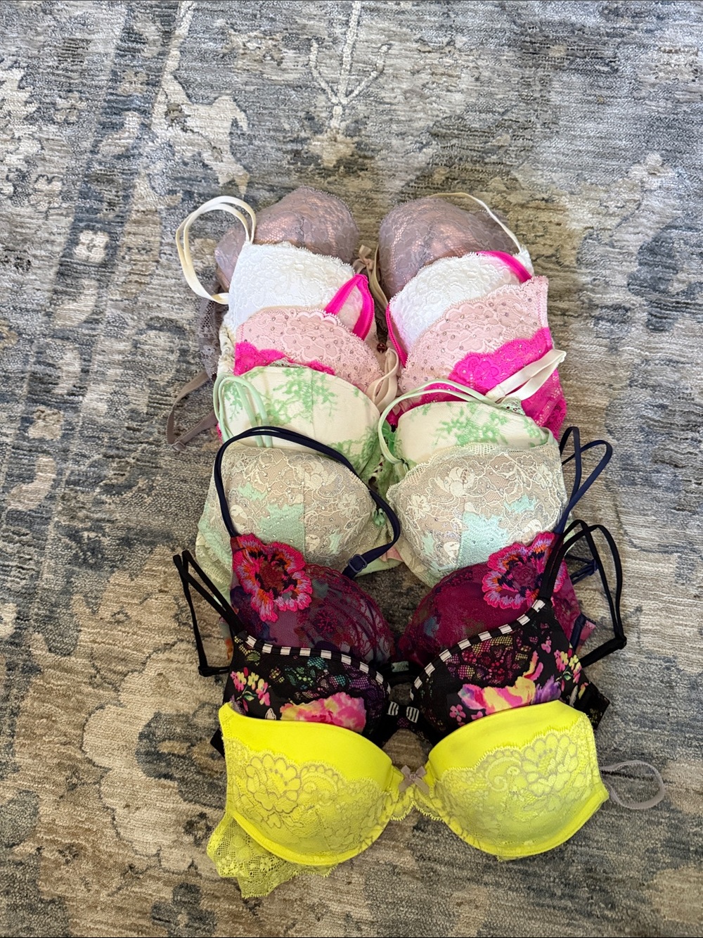 Victoria secret 34B bras set of 8 preowned